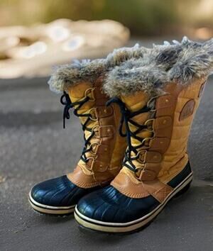 SOREL Joan of Arctic Winter Boots Womens Size 7.5 Tan Black Waterproof Faux Fur